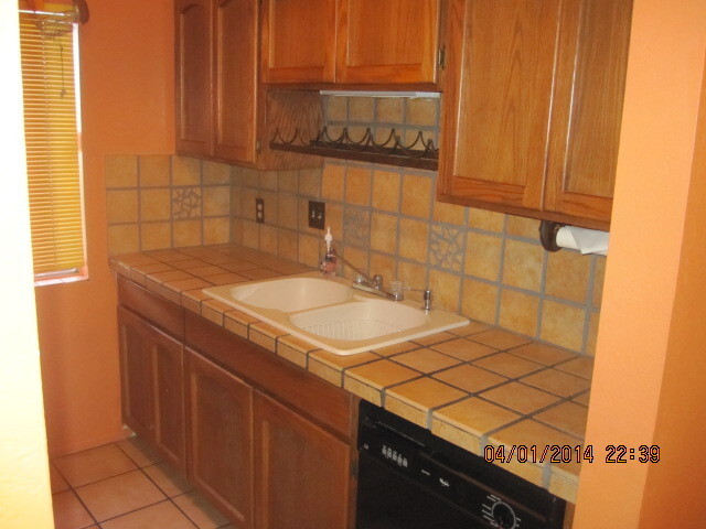 Building Photo - Langley Gardens Condo