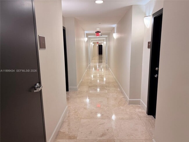 Building Photo - 10 Aragon Ave