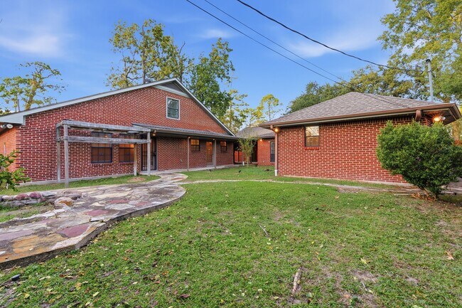 Building Photo - 3338 Prospect St