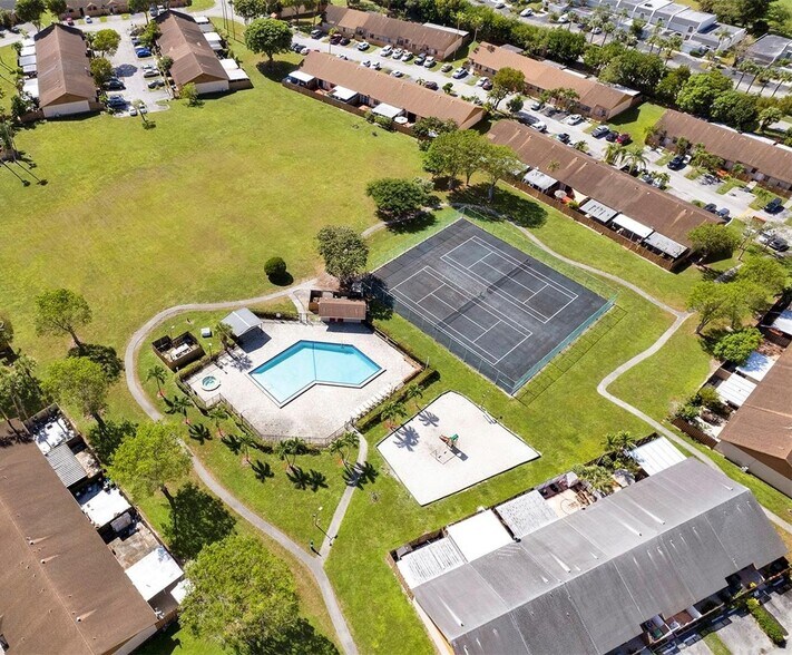Building Photo - 6740 NW 189th Ter