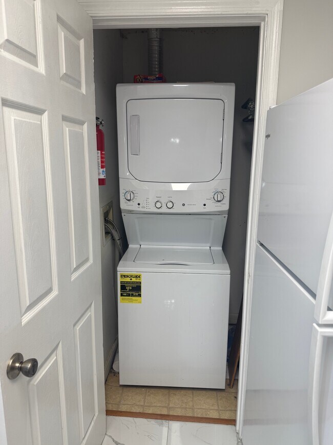 Washer/Dryer - 13700 Modrad Way