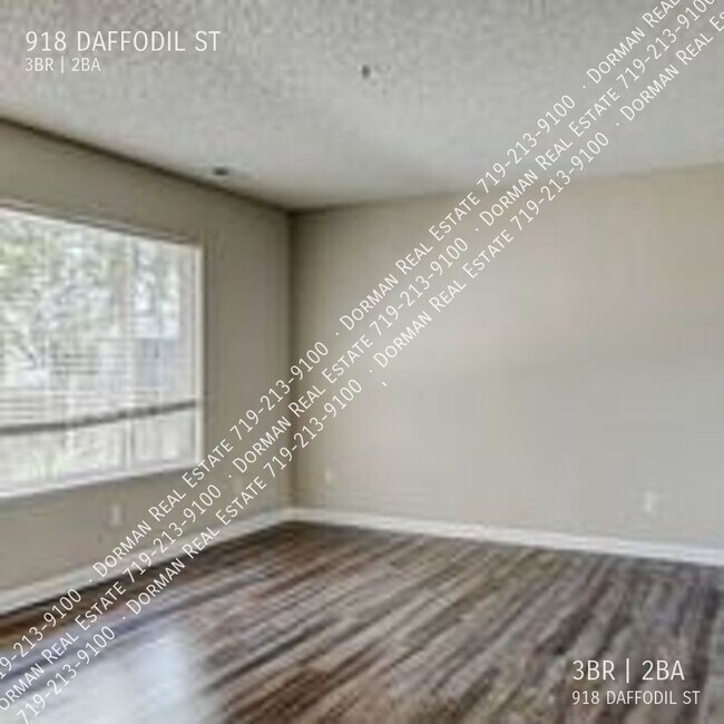 Building Photo - 918 Daffodil St