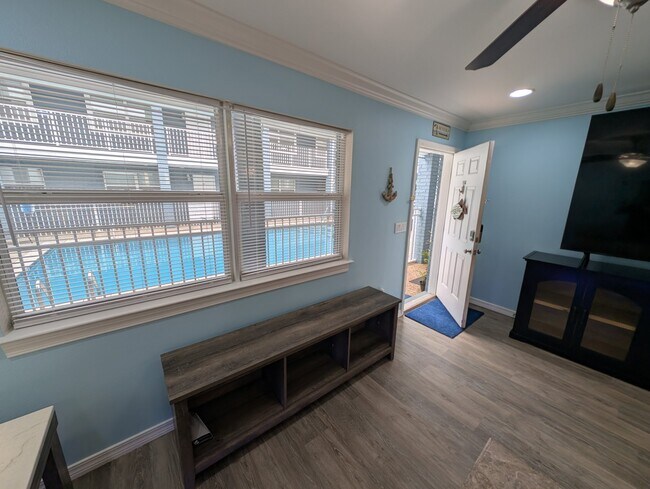 Building Photo - 1282 Beach Blvd