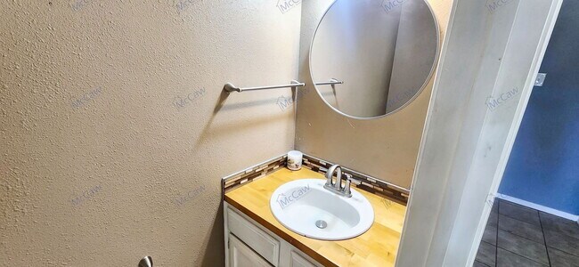 Building Photo - 9510 Olde Towne Row