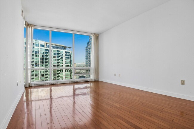 Building Photo - 20 Newport Pkwy