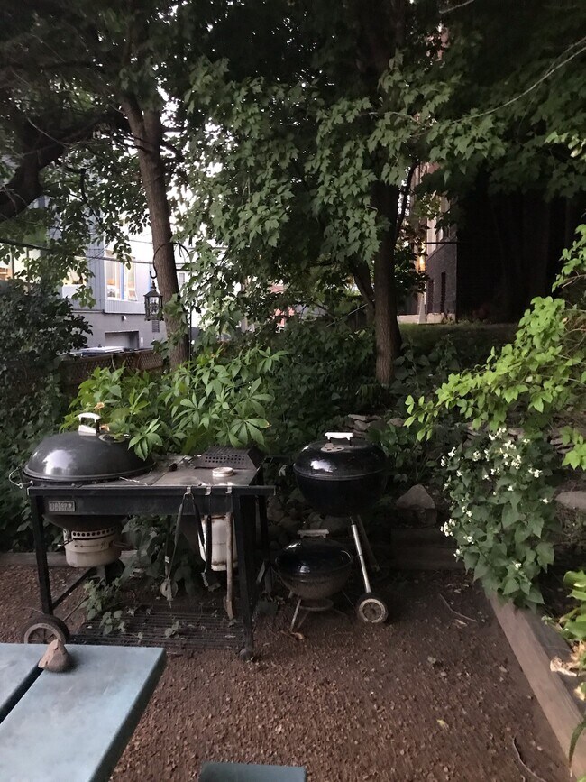 Building Photo - 2020 Garfield Ave