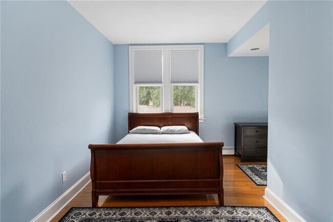 Building Photo - 109 Church St