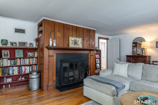 Building Photo - 255 Woodbury Rd