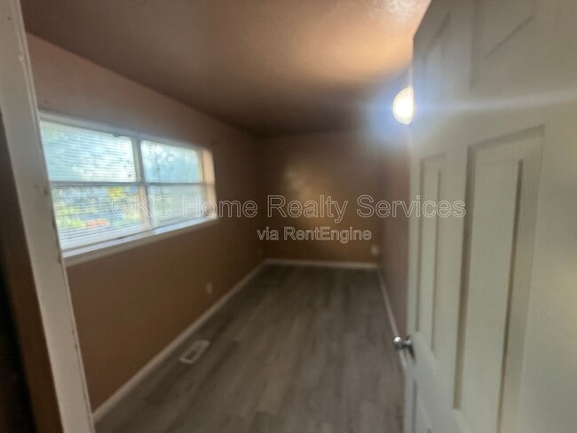 Building Photo - 118 SW 1st St