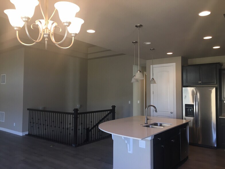 Building Photo - 7183 Jagged Rock Cir