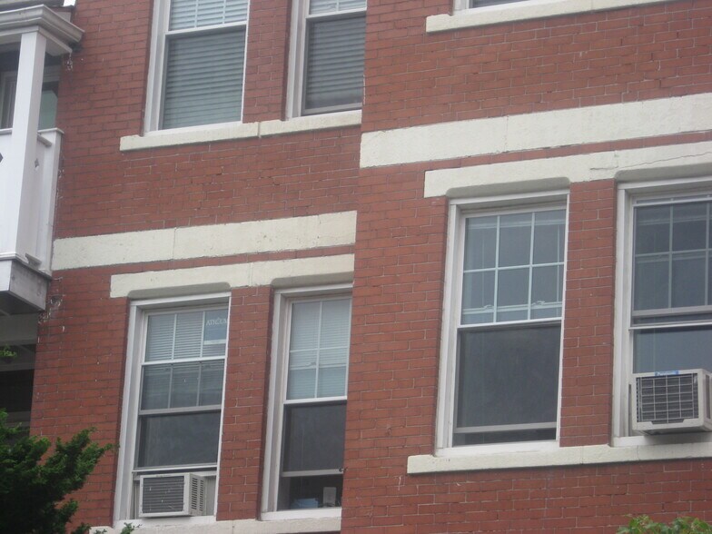 Building Photo - 88 Pleasant St