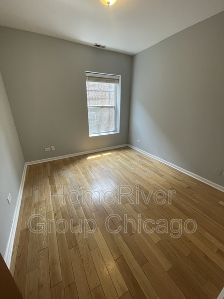 Building Photo - 4748 N Albany Ave