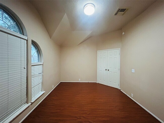 Building Photo - 5018 Rocky Manor Ln