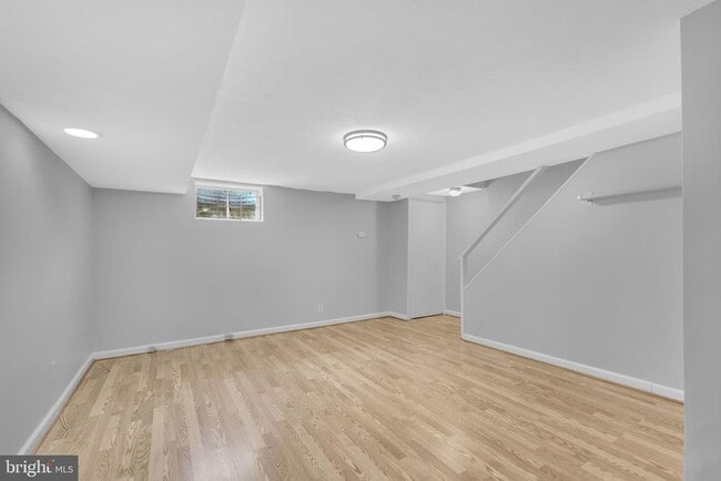Building Photo - 38 E Rosemont Ave
