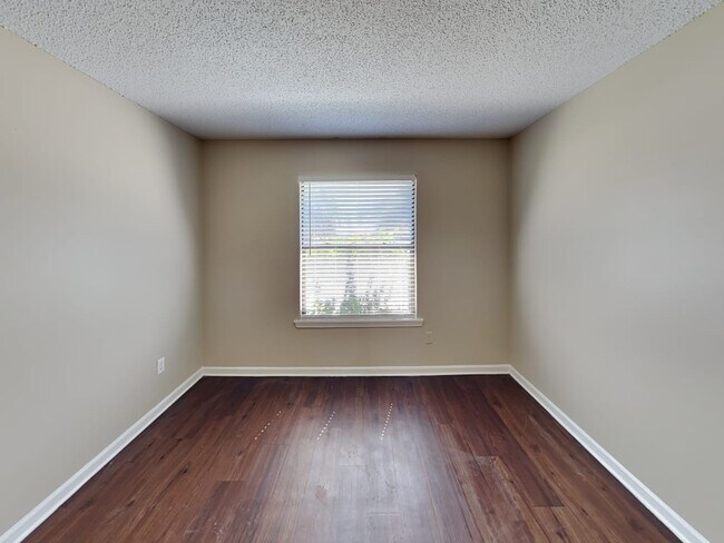 Building Photo - 4969 Ferrell Ln