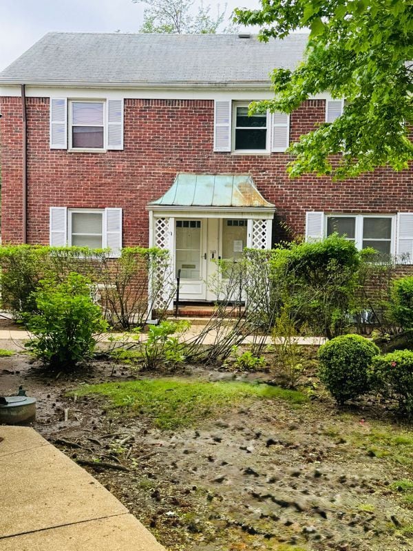 Primary Photo - 146 Manor Dr