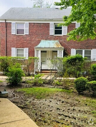 Building Photo - 146 Manor Dr