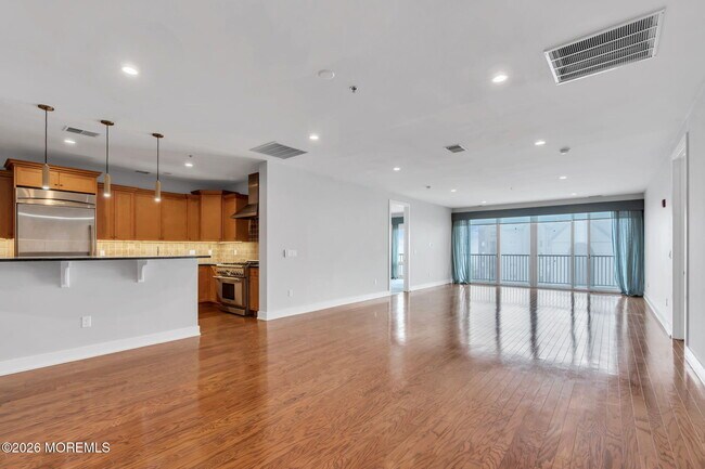 Building Photo - 432 Ocean Blvd N