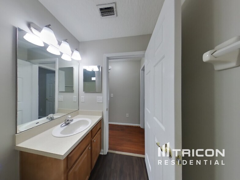 Building Photo - 3582 White Cow Ct