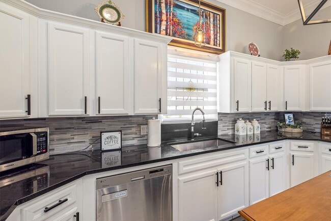 Building Photo - 3216 Avenue N