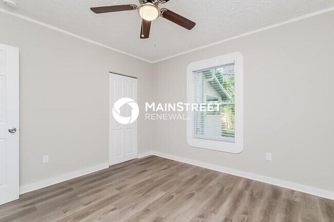 Building Photo - 3 Bedroom Pet-Friendly Home in ST PETERSBU...