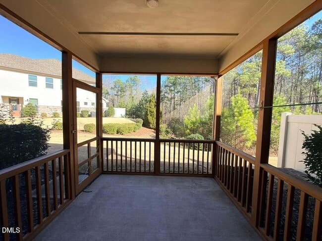 Building Photo - 305 Alamosa Pl