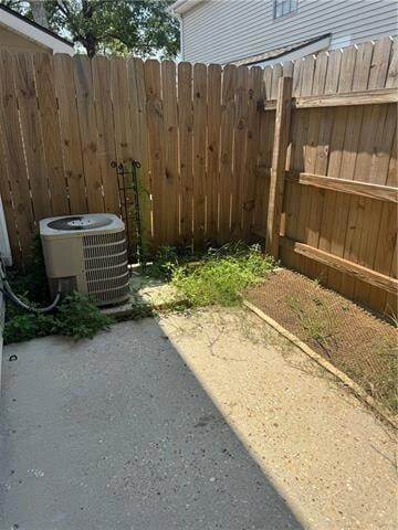 Building Photo - 725 Heavens Dr