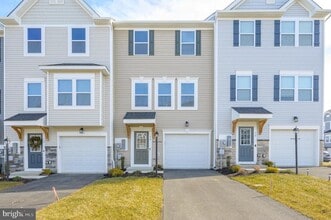 Building Photo - 14 Trotting Rd