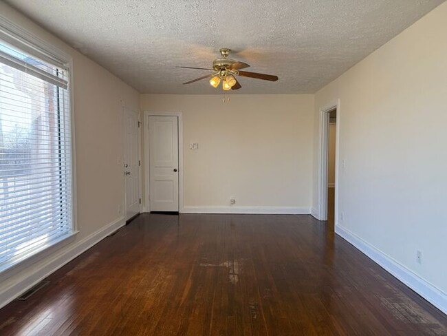 Building Photo - Three Bedroom Brick Home in Buena Vista - Pets Allowed