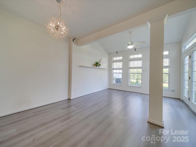 Building Photo - 11628 Eastwind Dr