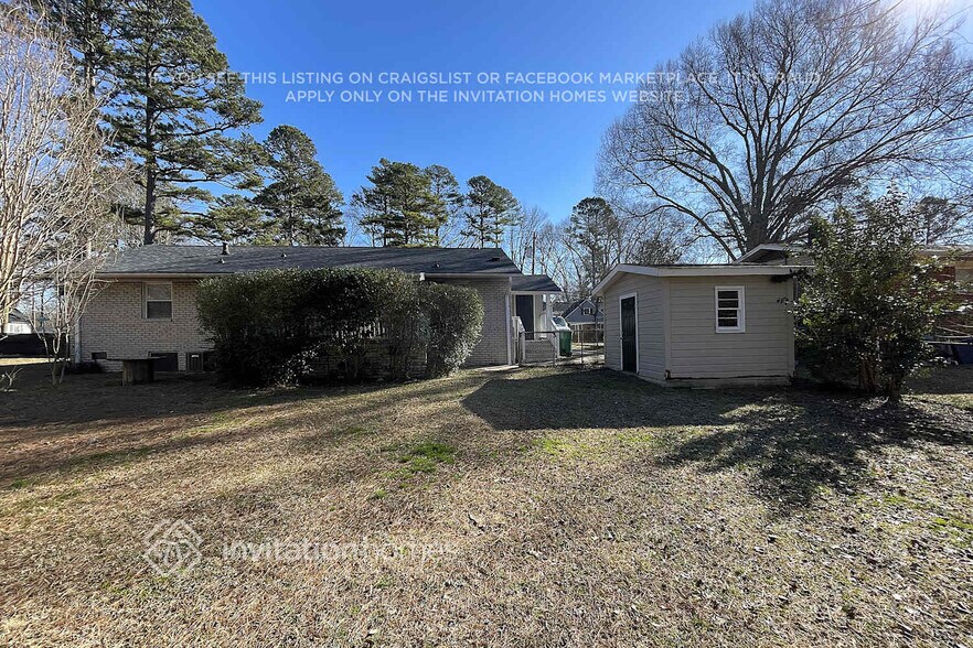 Building Photo - 1300 Shannonhouse Dr