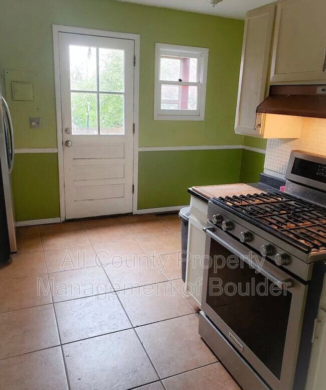 Building Photo - 1280 Linden Ave