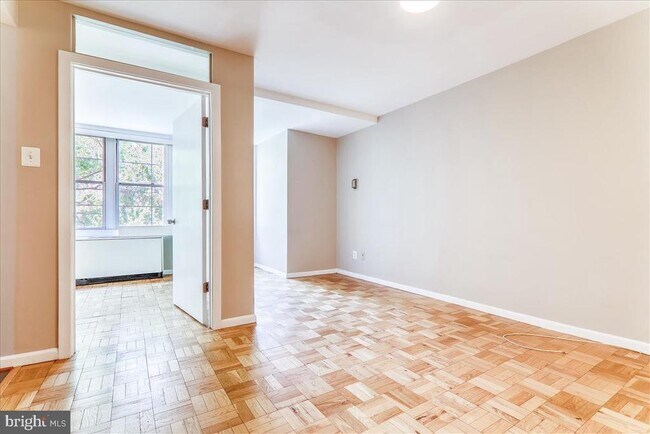 Building Photo - 940 25th St NW