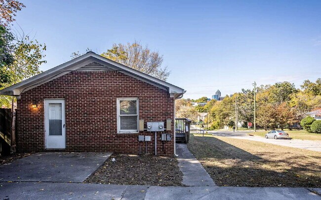 Building Photo - " 2-Bed Duplex on Large Lot- Off Street Parking"