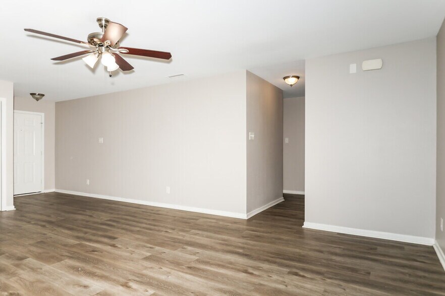 Building Photo - 8039 Bach Dr