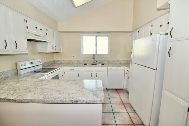 Building Photo - 16731 Rippling Mill Dr