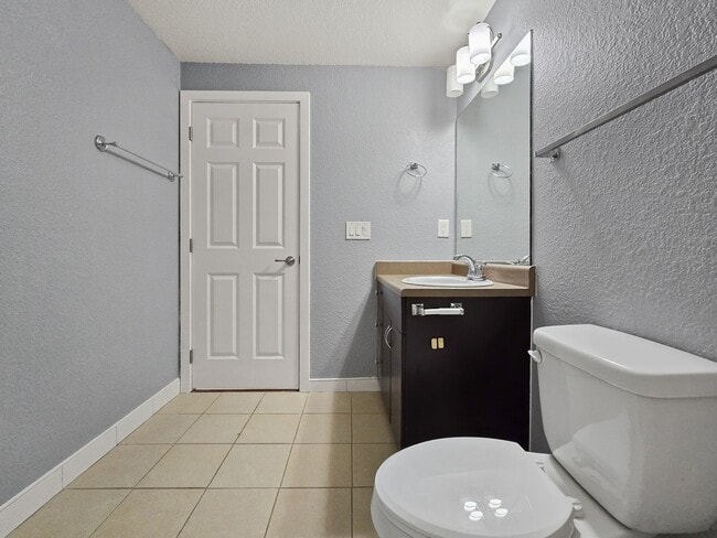 Building Photo - Exceptional Rental Opportunity!