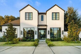 Building Photo - 3771 Almazan Dr