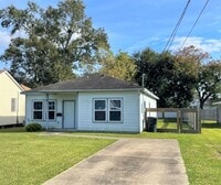 Building Photo - 2117 4th St