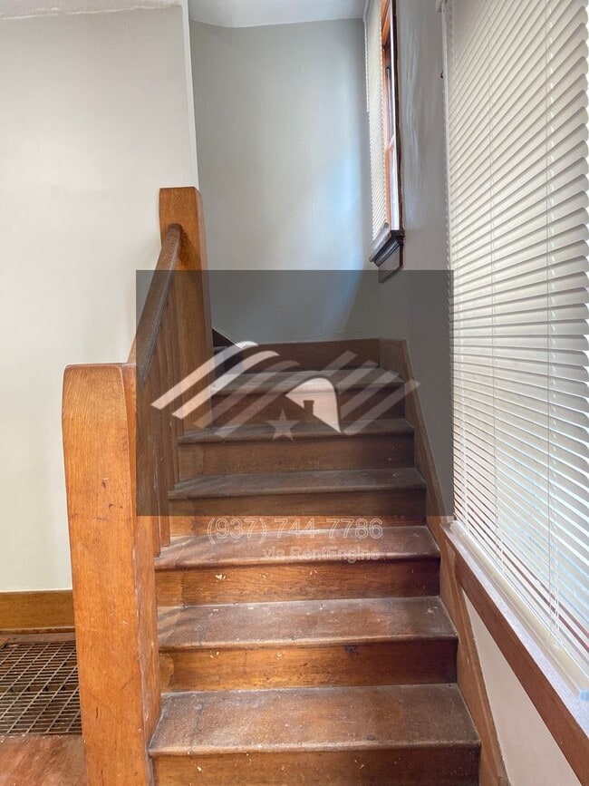 Building Photo - 26 W Beechwood Ave