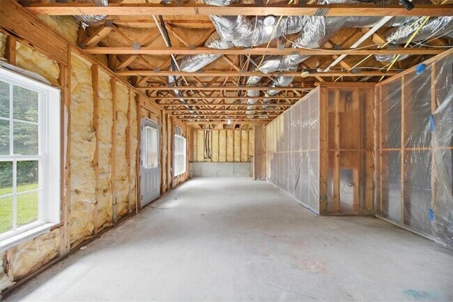 Building Photo - 2000 Millstone Dr SW