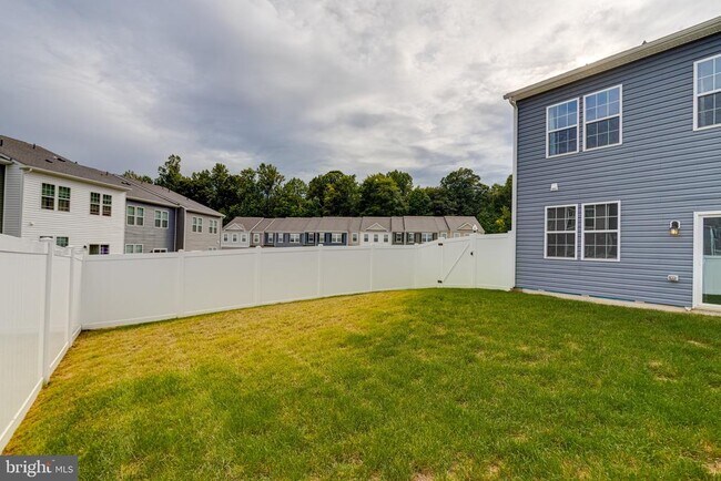 Building Photo - 148 Correri St