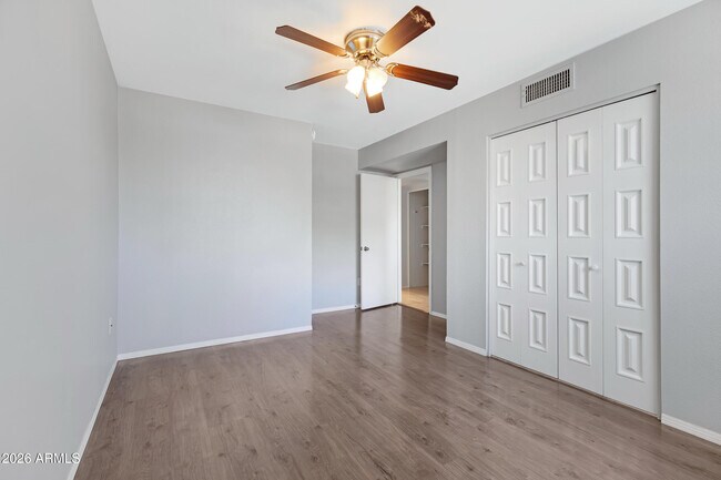 Building Photo - 1627 E Fremont Dr