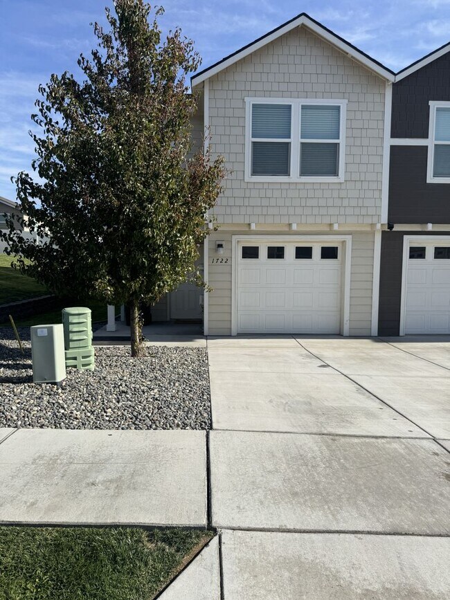 Building Photo - Furnished Hermiston Rental