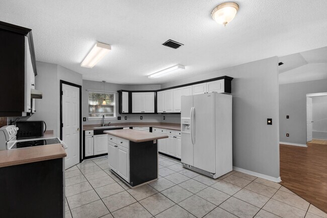 Building Photo - 1218 Ego Dr