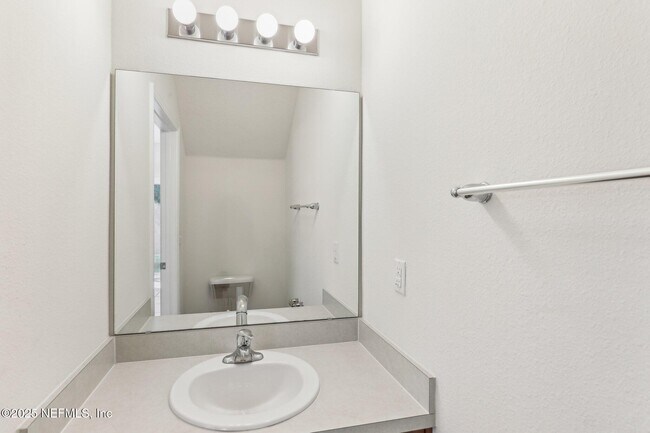 Building Photo - 750 Servia Dr