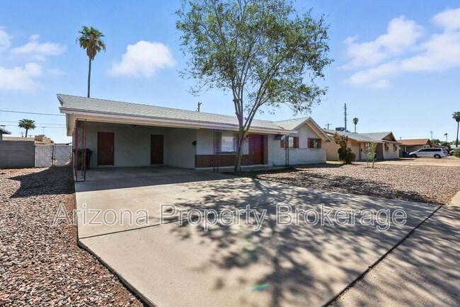 Primary Photo - 429 N Saguaro
