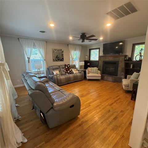 Building Photo - 1808 Donna St