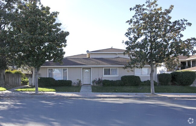 Building Photo - 1491 Sunnyslope Rd