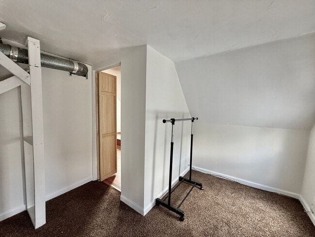 Building Photo - FOR RENT- Spacious 4 Bedroom 2 Bath Home in Penns Grove $2000